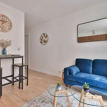 Charming In The Heart Of The Marais Paris